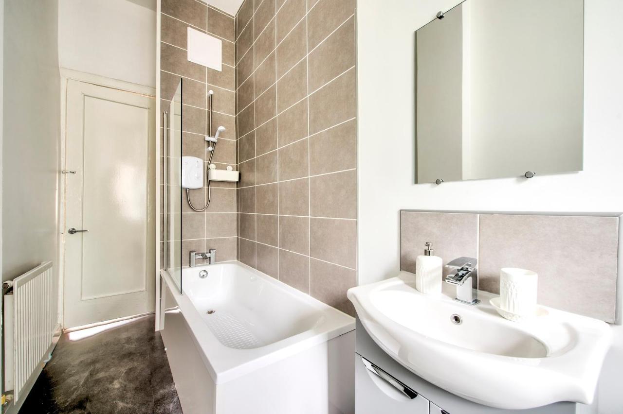 Pass The Keys Stylish 2 Bed In Heart Of West End Apartment Glasgow Exterior photo